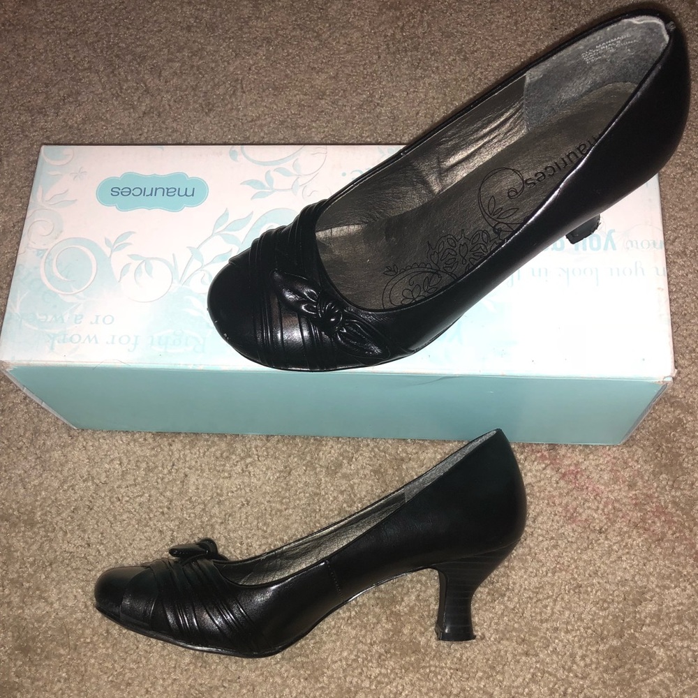 Black Faux Leather Low Closed-toe Heel with Bow